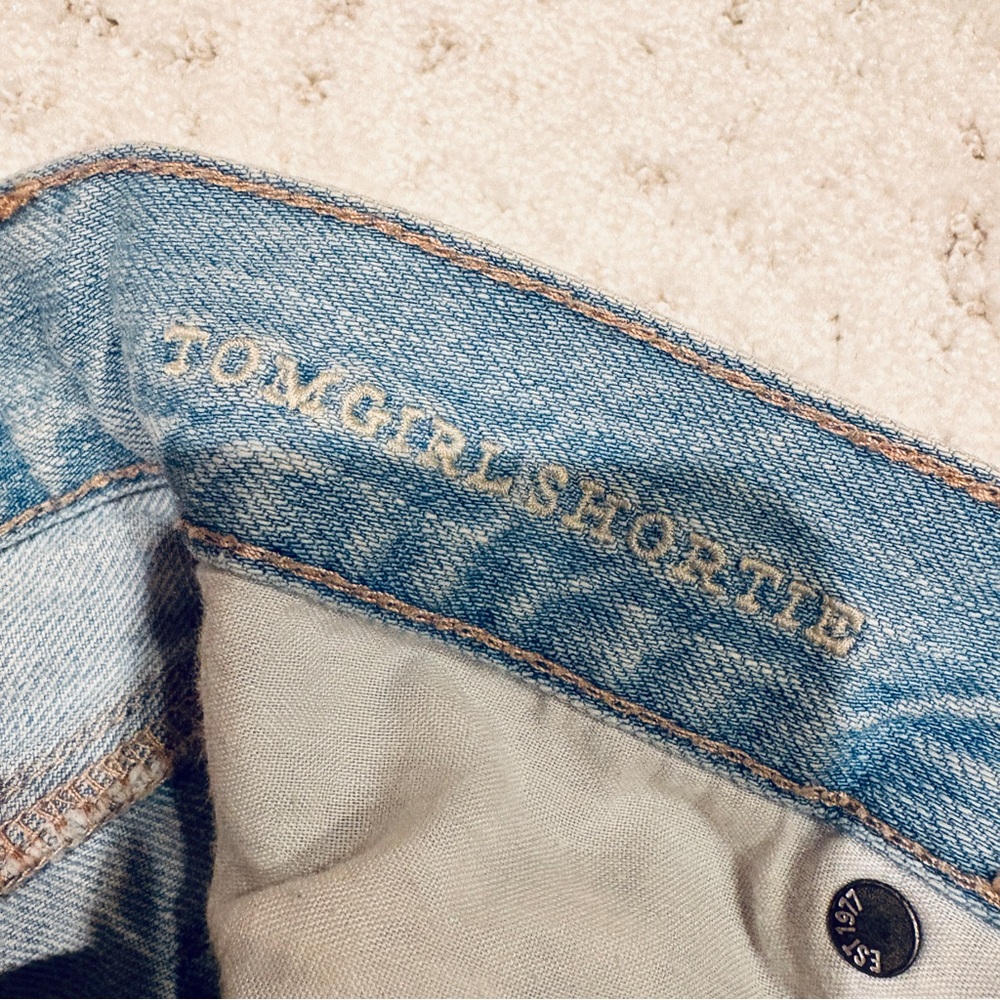 American Eagle Tom Girl Shortie Distressed Denim Shorts Button Fly Womens Size 4 - Picture 8 of 11